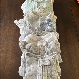 Simple joys Carter's Neutral Baby One-Pieces sleepers Bodysuits - 6 bundle